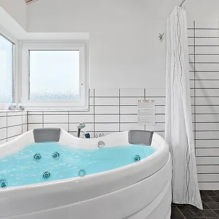 4 Bedroom Lovely In *