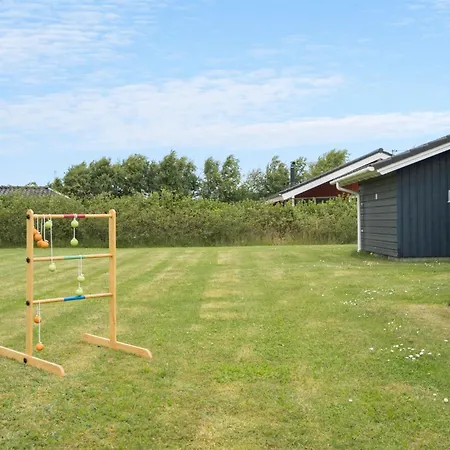 4 Bedroom Lovely In Dom wakacyjny