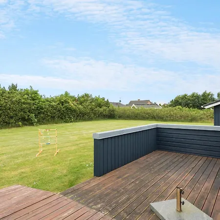 4 Bedroom Lovely In Tarm