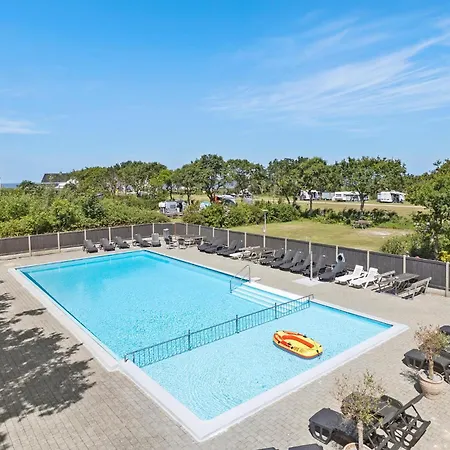 4 Bedroom Lovely In