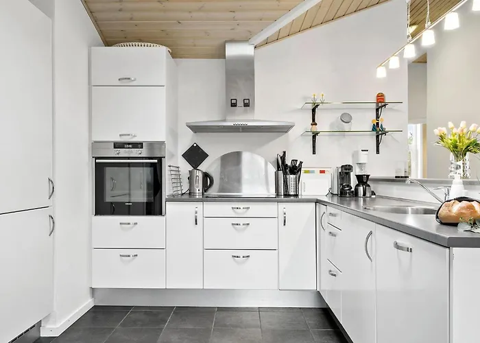 بيت للعطل 4 Bedroom Lovely In Tarm