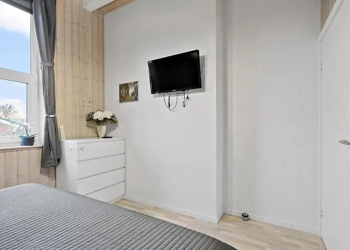 4 Bedroom Lovely In بيت للعطل Tarm