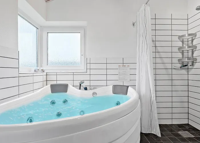 4 Bedroom Lovely In *
