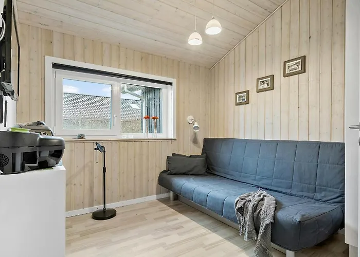 بيت للعطل 4 Bedroom Lovely In