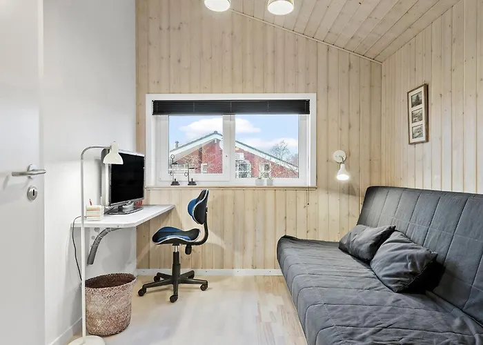 بيت للعطل 4 Bedroom Lovely In *