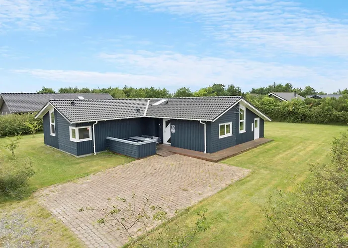4 Bedroom Lovely In * Tarm